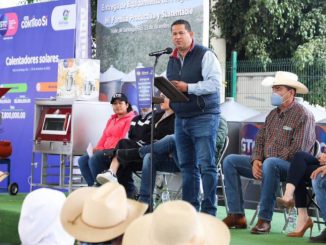Gobernador de Guanajuato entrega herramientas agrícolas en Valle