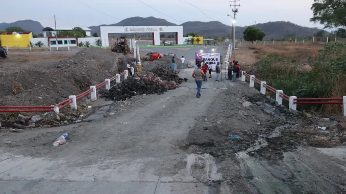 apatzingan-portada Obras que Transforman: Fanny Arreola Impulsa la Rehabilitación del Puente en Apatzingán