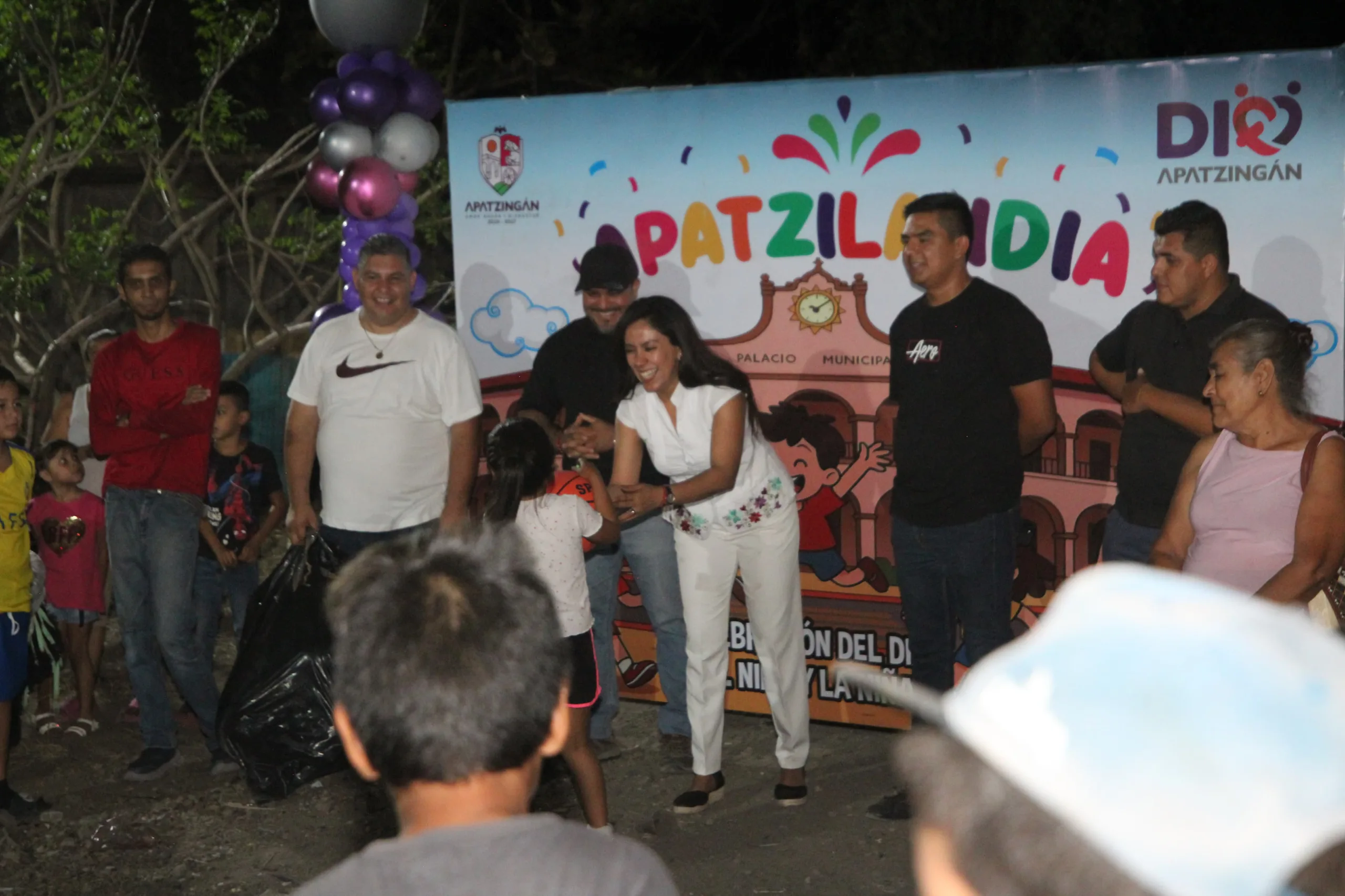 El Festival de Apatzilandia llevó alegría a niñas y niños de Apatzingán con 20 eventos festivos