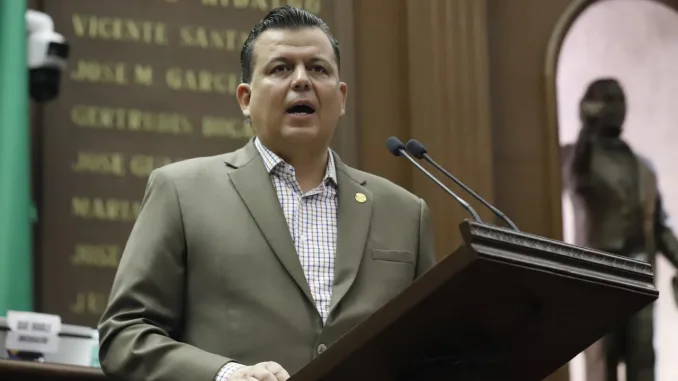memo-portada Memo Valencia Propone Renovar Placas Cada Diez Años en Michoacán