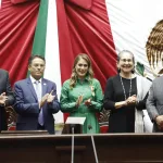 Congreso de Michoacán otorga Condecoración Melchor Ocampo al Colegio de Notarios